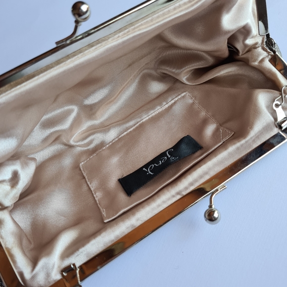 Jendi Silver Shimmer Button Beaded Bag Clutch - Picture 8 of 13